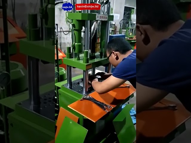 6000pcs Per Day USB Cable Making Machine For Micro USB And Type C USB Vertical Injection Molding