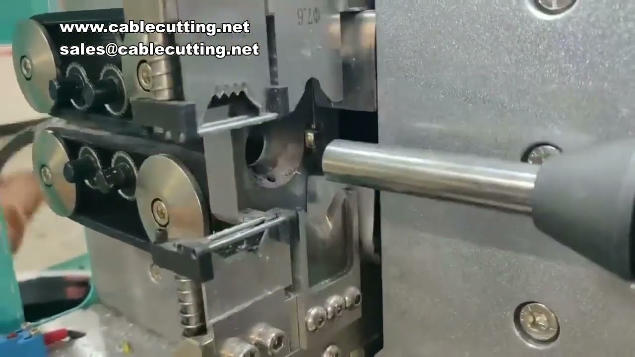 7 Cores Round PVC Cable Stripping Machine Automatic Muilt Conducit Cable Cutting Stripping Machine